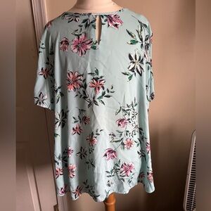 Bundle of 2 women’s size large summer shirts